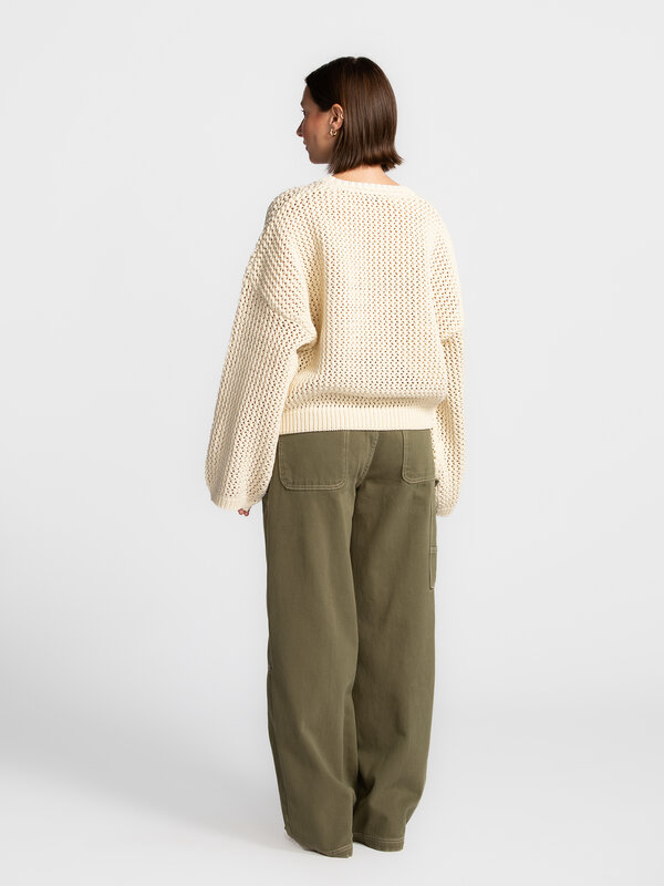 Les Soeurs Knitted sweater Mali 5. This ecru sweater in tube yarn will be your new favorite. The relaxed fit provides ult...