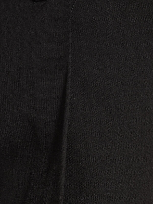 Edited Broek Kaj 7. Een broek met wijde pijpen is een van de meest flatterende silhouetten die je in je garderobe kunt he...