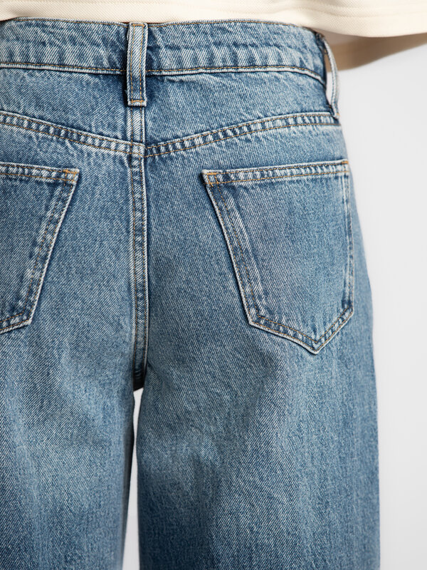 Les Soeurs Wijde jeans Marc 4. Meet your new favourite denim. Deze wide leg jeans is jouw go-to voor elke dag. Comfortabe...