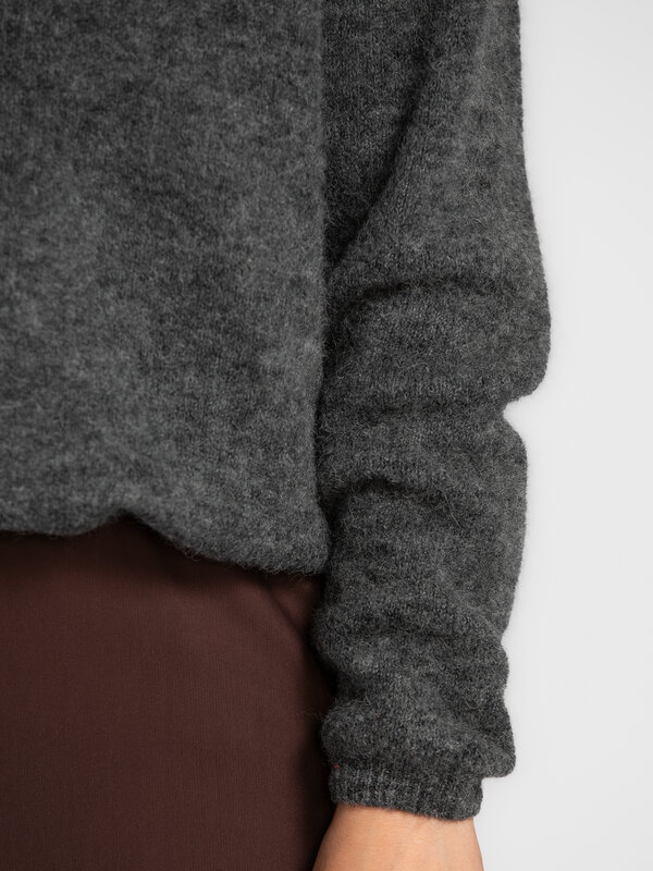 American Vintage Gilet en maille Vitow 4. Iconic layers. Ce cardigan Vitow fluffy est un incontournable iconique pour vot...
