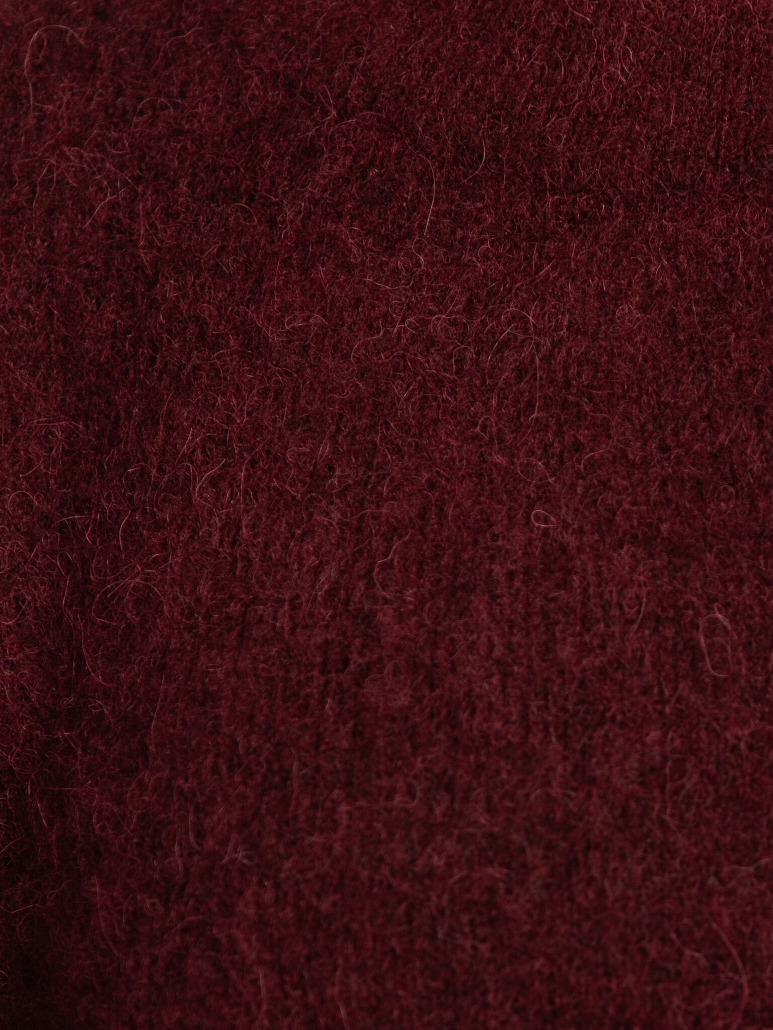 American Vintage Gebreide pull Vitow 6. So soft, so chic. Deze ultrazachte alpaca trui in dieprood combineert elegantie e...