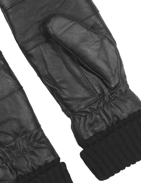 MBYM Leren wanten Read 4. Soft leather, warm hands. Deze zwarte leren wanten combineren warmte met stijl. Het zachte lams...
