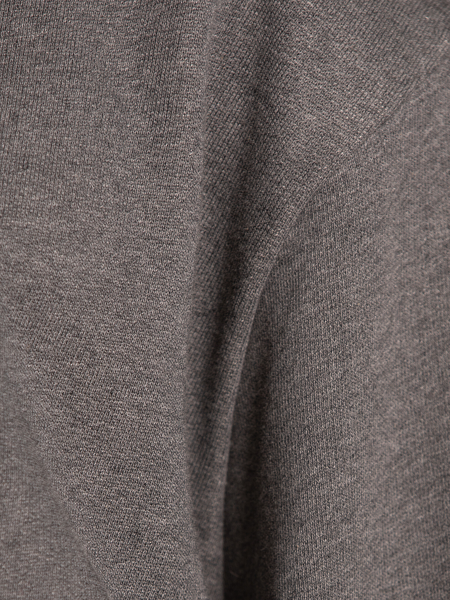 Les Soeurs Balloon sweater Metz 6. Soft, relaxed yet refined. This sweater in a cool grey tone brings harmony to your out...