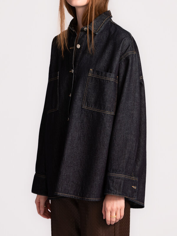 Les Soeurs Denimshirt Steven 4. Fan van denim, maar niet van voorspelbaar? Check. Dit kwalitatieve shirt combineert de co...