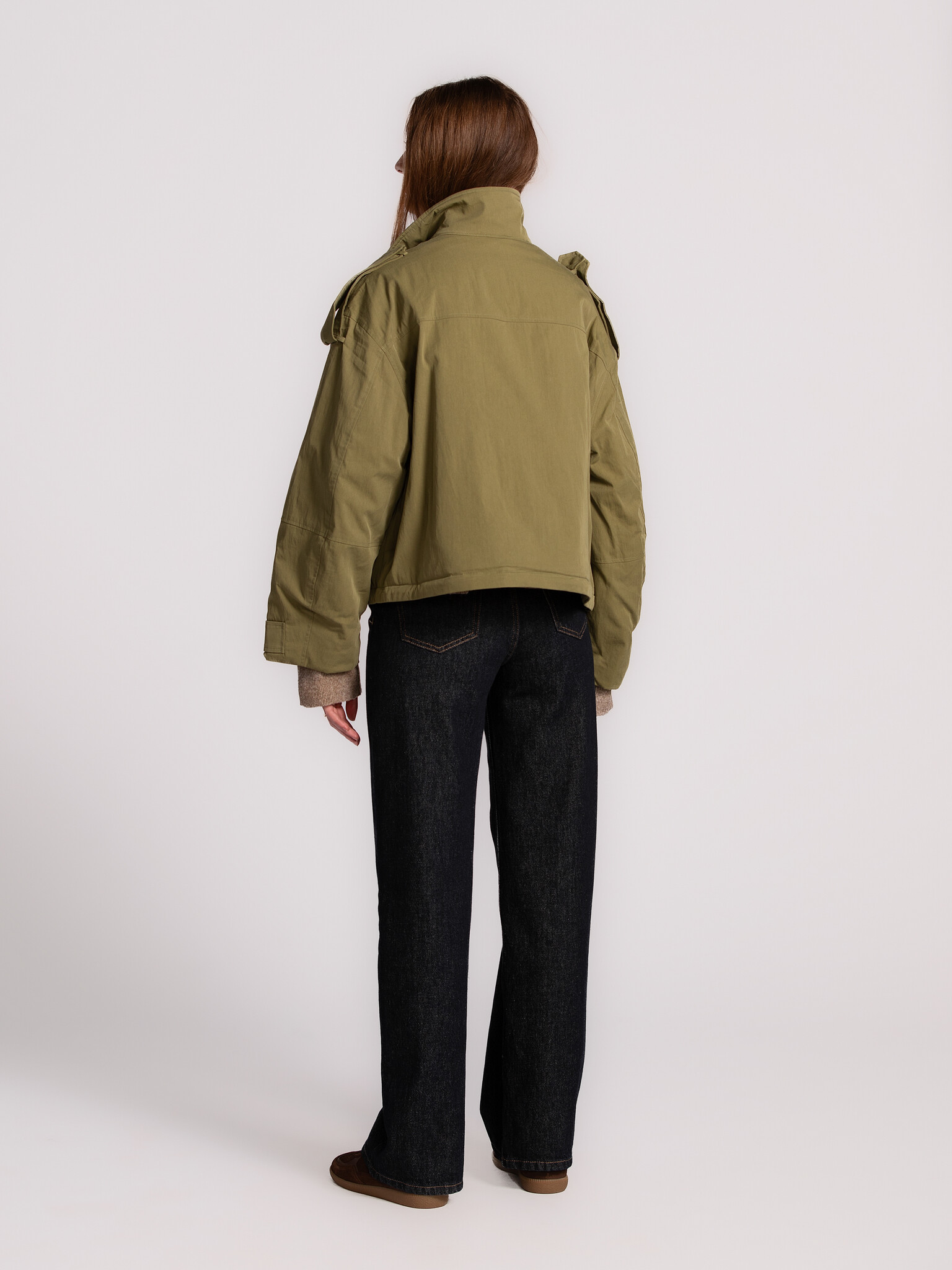 Edited Tussenjas Agatha 5. Crisp days call for khaki layers. Met dit groene tussenseizoen jasje ben je helemaal klaar om ...