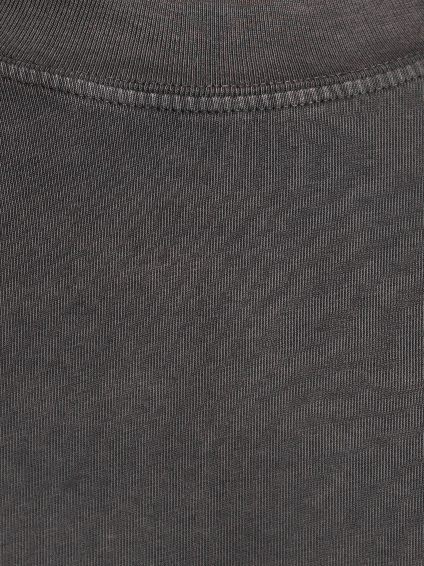 Les Soeurs Longsleeve T-shirt Cameron 6. Our longsleeve T-Shirt Cameron is the ultimate go-to during fickle weather. Desi...
