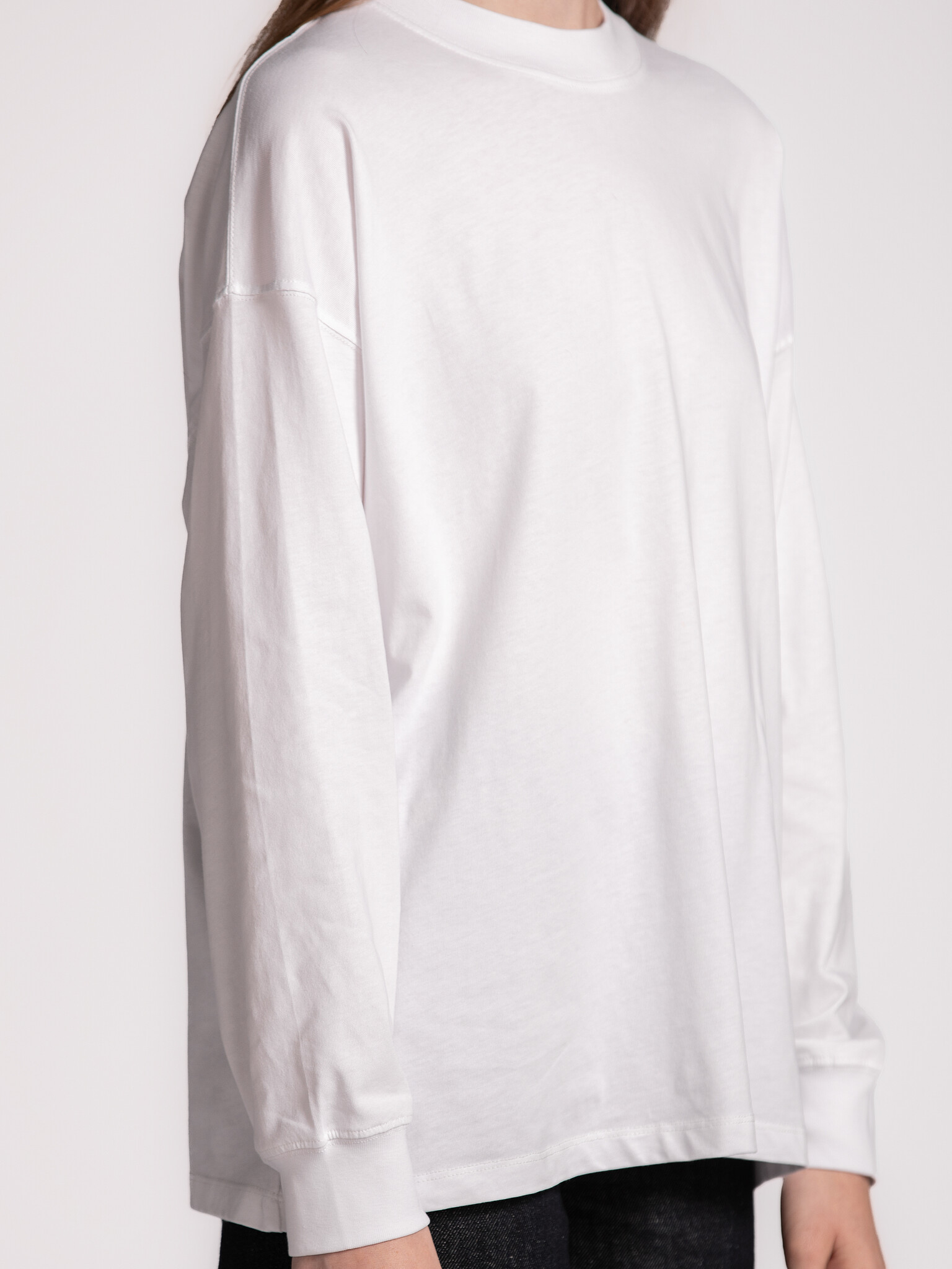 Les Soeurs Longsleeve T-Shirt Cameron 4. The longsleeve Cameron T-Shirt makes the transition from summer to fall a lot ea...
