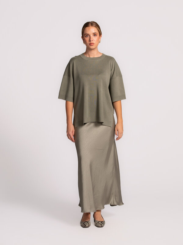 MBYM Satin Maxi Skirt Maila 4. With its soft pastel green hue, this skirt adds an elegant, glamorous touch to any outfit....