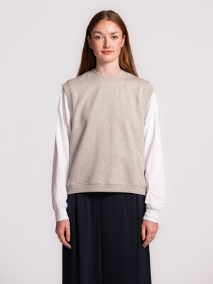 Vest Ibar. Sweat baby sweat. This sleeveless sweater vest strikes the balance between dressed up and casual cool. Style i...