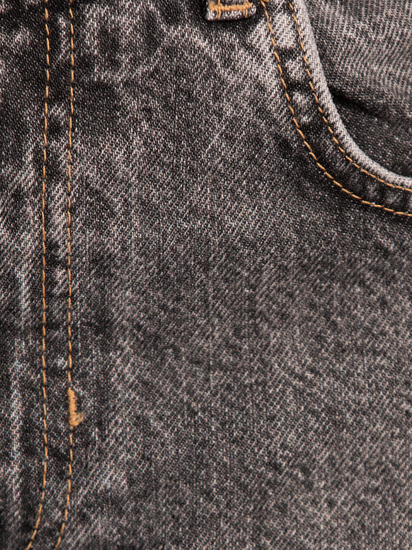 Edited Jean ballon Camilla 6. Journées denim. Ce jean gris ballon-fit est parfait en toutes occasions. Le tissu 100 % cot...