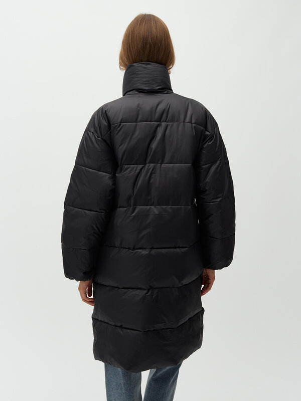 MBYM Long Coat Seraphina Reyan 4. Looking for a warm companion for chilly days? This long black puffer jacket makes every...