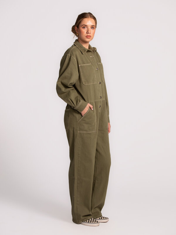 Les Soeurs Contrast stitch jumpsuit Mono 4. This khaki jumpsuit with contrast stitching adds an instant cool touch to you...