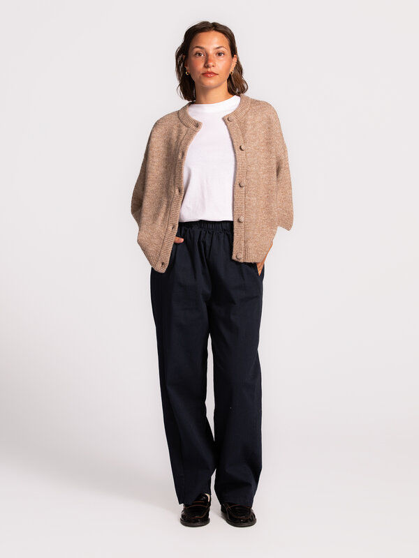 Le Marais Broek Claire 3. Deze pantalon van zacht katoen combineert comfort met een verfijnde look. De losse pasvorm zorg...