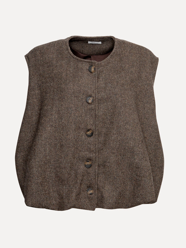 Le Marais Mouwloze vest Sonny 2. Layer up in style. Dit zachte vest met chevronpatroon vormt een nonchalante, maar vrouwe...