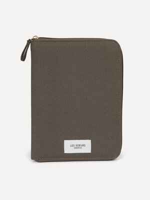Jewelry pouch Mae. Meet your perfect jewelry companion: a khaki linen pouch that blends style and function. Compact and l...