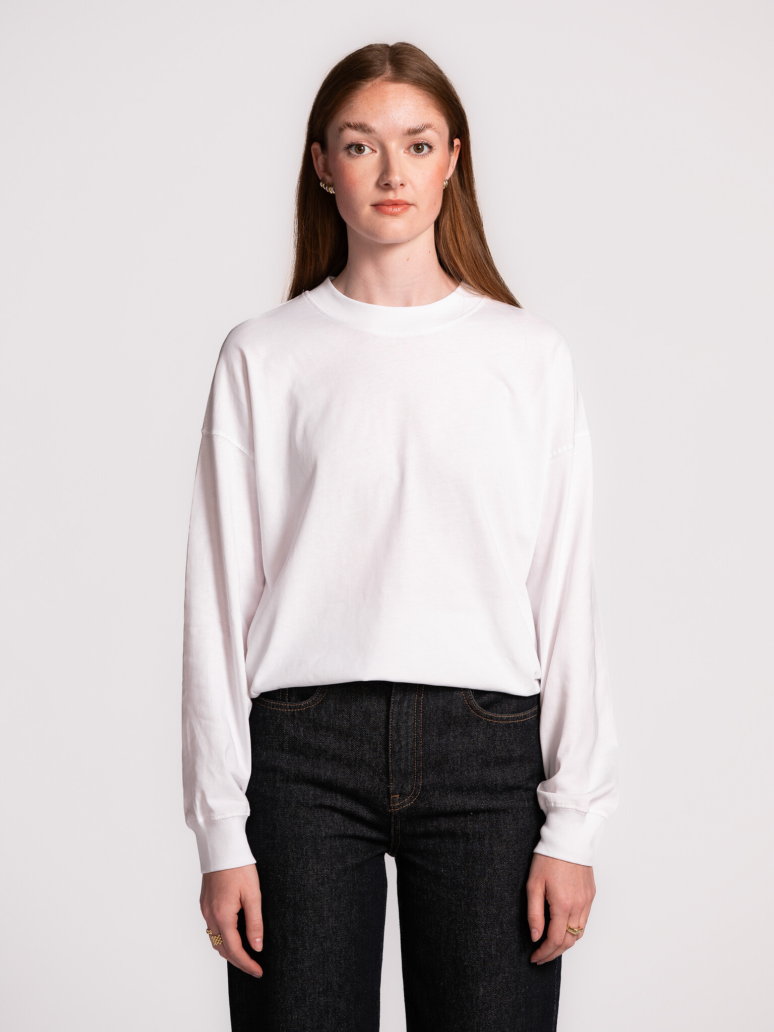 Les Soeurs Longsleeve T-Shirt Cameron 1. The longsleeve Cameron T-Shirt makes the transition from summer to fall a lot ea...