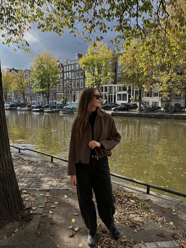 Le Marais Geruite jas Willow 3. Cool girl vibes gegarandeerd met dit geruite jasje. De zachte stof en losse pasvorm zorge...