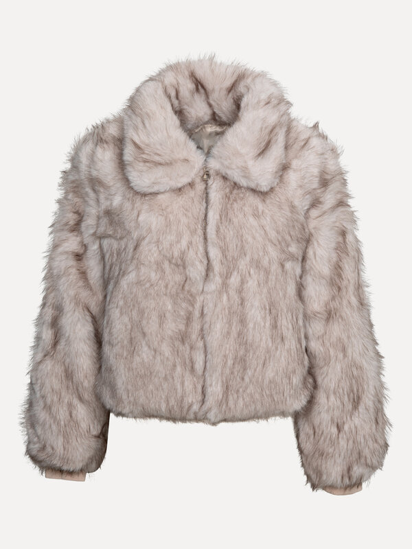 Le Marais Fake fur jacket Dani 1. In need of some luxury? This beige coat in faux fur is the answer. The neutral hue make...