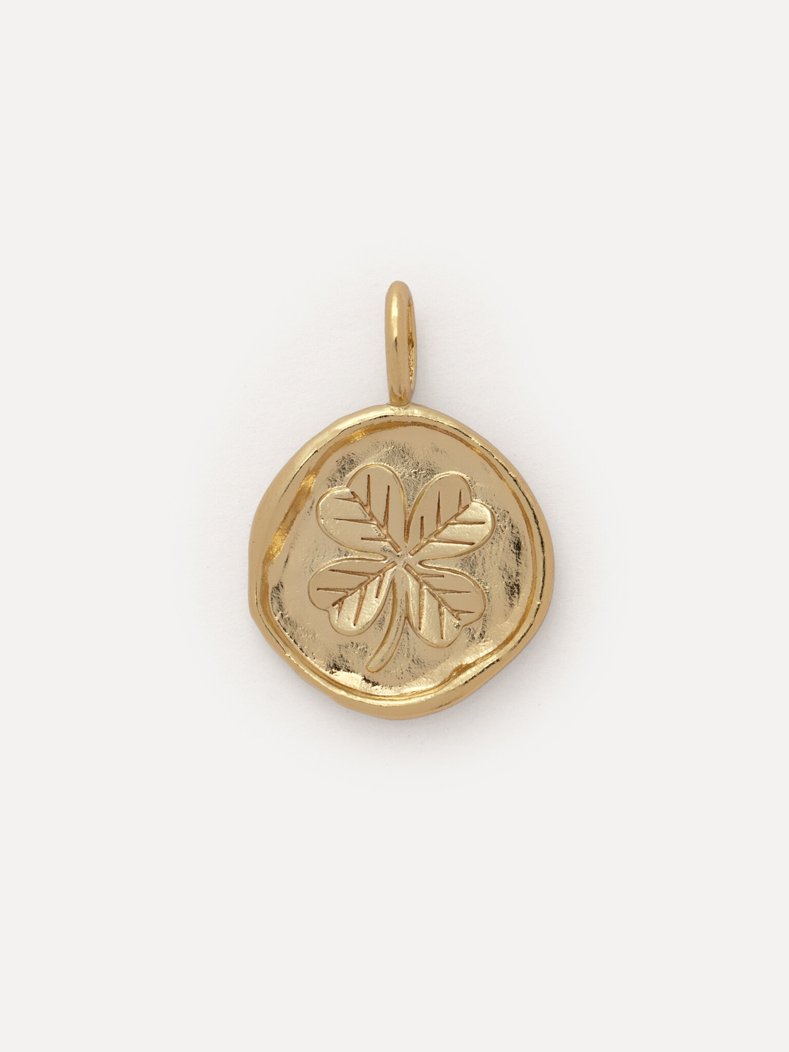 Les Soeurs Pendentif Clover 1. Lucky Clover. Un charm qui symbolise la chance et l’amitié. Portez-le comme talisman ou of...