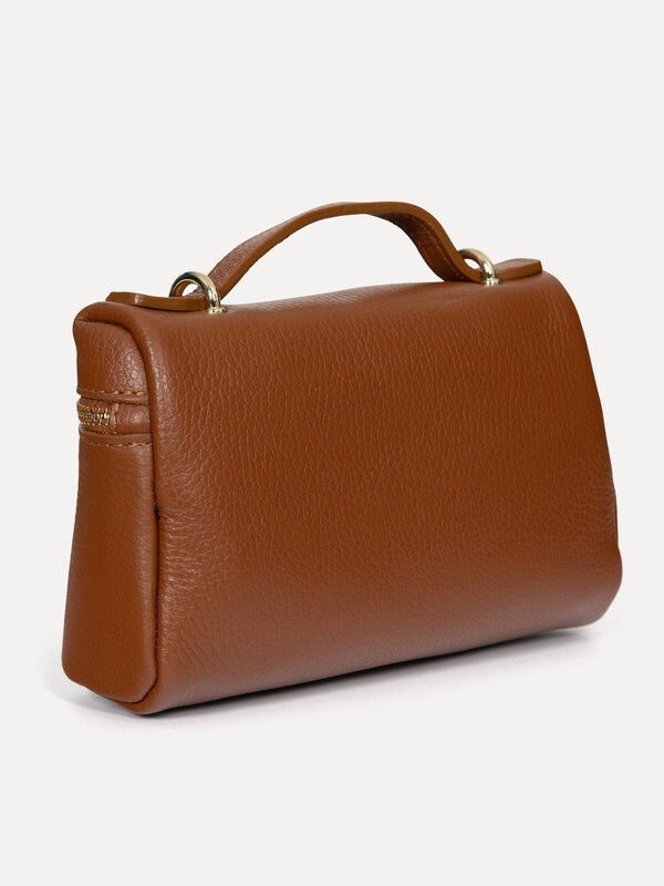 Le Marais Sac bandoulière Issy 4. Compact mais chic. Ce mini sac bandoulière offre juste assez de place pour vos essentie...