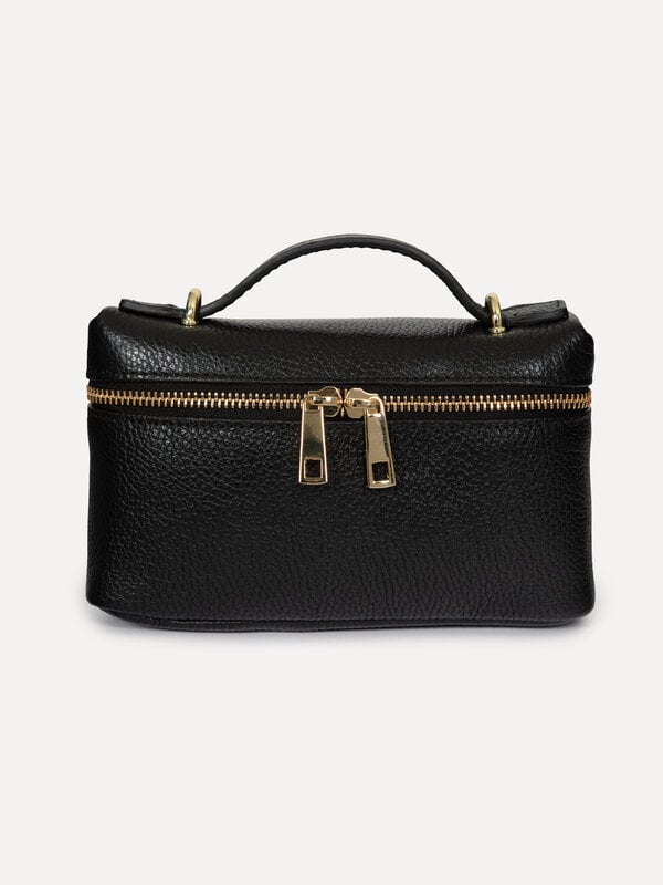 Le Marais Crossbody tas Issy 2. Compact but cute. Deze mini crossbodytas biedt precies genoeg ruimte voor je essentials. ...