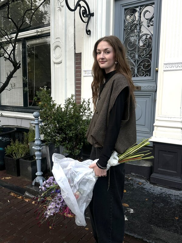 Le Marais Mouwloze vest Sonny 3. Layer up in style. Dit zachte vest met chevronpatroon vormt een nonchalante, maar vrouwe...