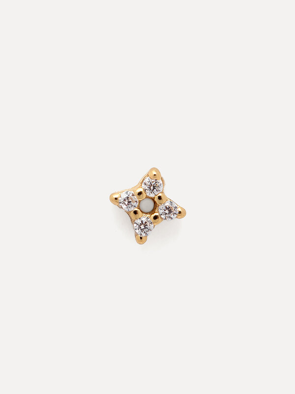 Les Soeurs Earring Jolie Star Strass 1. This sparkling earring adds a subtle, refined touch to your favorite ear stack. E...