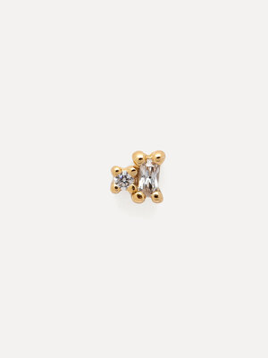Earring Jolie Duo Square Strass. Upgrade your eargame with this subtle gold stud. The small earring with two baguette sto...