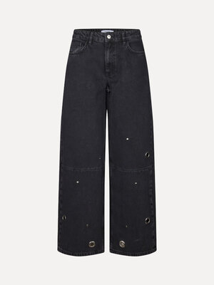 Jean Luxia. Accroche-regard avec œillets ! Ce denim foncé se fait remarquer. Les jambes larges ornées d’œillets argentés ...