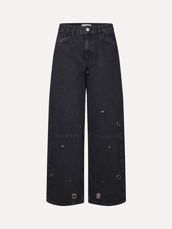 MBYM Wide fit jeans Luxia 1. Eye-let catcher! This dark denim makes a statement with wide legs adorned with silver eyelet...