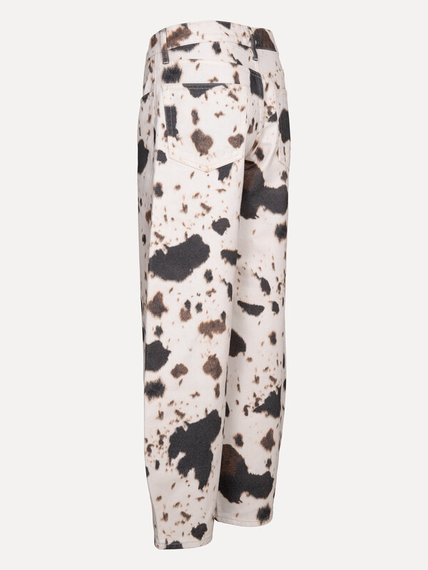 Les Soeurs Cow print jeans Chuck 9. Spotted in style. The cow print is back, straight from the runway to your wardrobe. T...