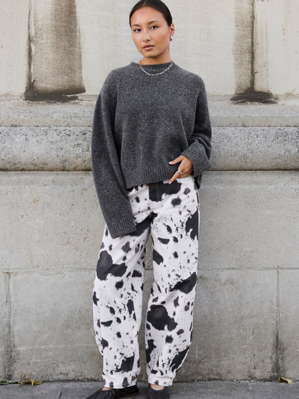 Les Soeurs Cow print jean Chuck 1. Repérée en style. L’imprimé vache, tendance du moment, arrive directement des podiums....