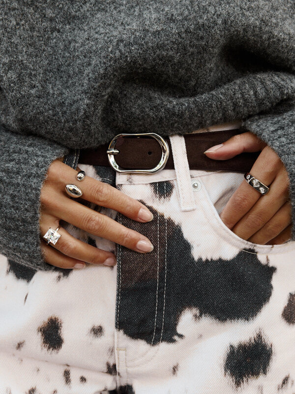 Les Soeurs Cow print jean Chuck 4. Repérée en style. L’imprimé vache, tendance du moment, arrive directement des podiums....