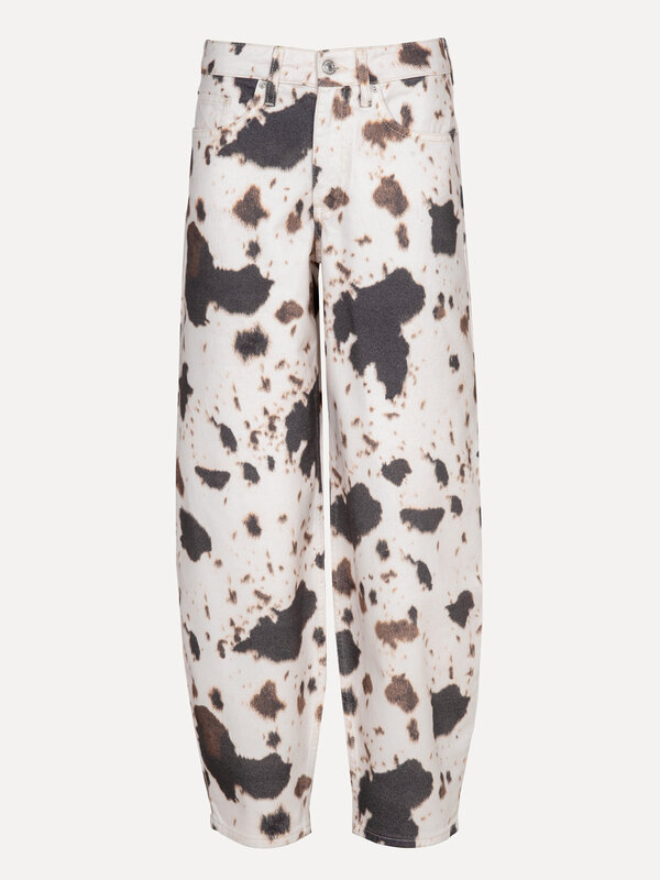 Les Soeurs Cow print jean Chuck 11. Repérée en style. L’imprimé vache, tendance du moment, arrive directement des podiums...