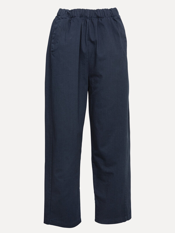 Le Marais Pantalon Claire 7. Ce pantalon en coton doux allie confort et élégance. La coupe ample offre liberté de mouveme...