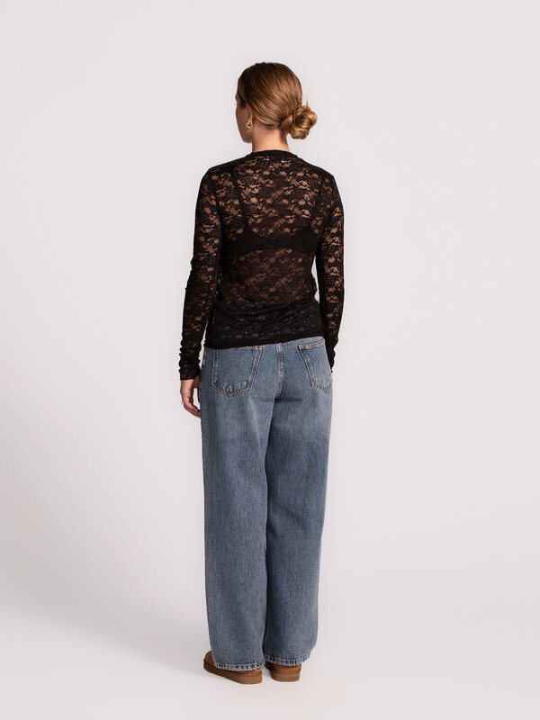 Shop the look 220 2. 