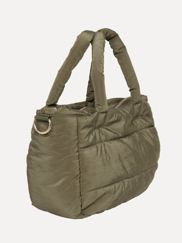 Les Soeurs Sac à main matelassé Bobbie 3. Léger et stylé. Ce sac à main matelassé est léger, élégant et offre suffisammen...