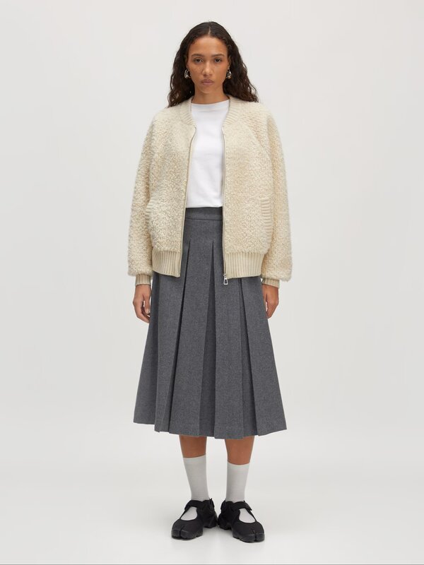 Edited Zipper cardigan Sindy 3. It's so fluffy! This soft cardigan perfectly combines comfort and style. The teddy fabric...