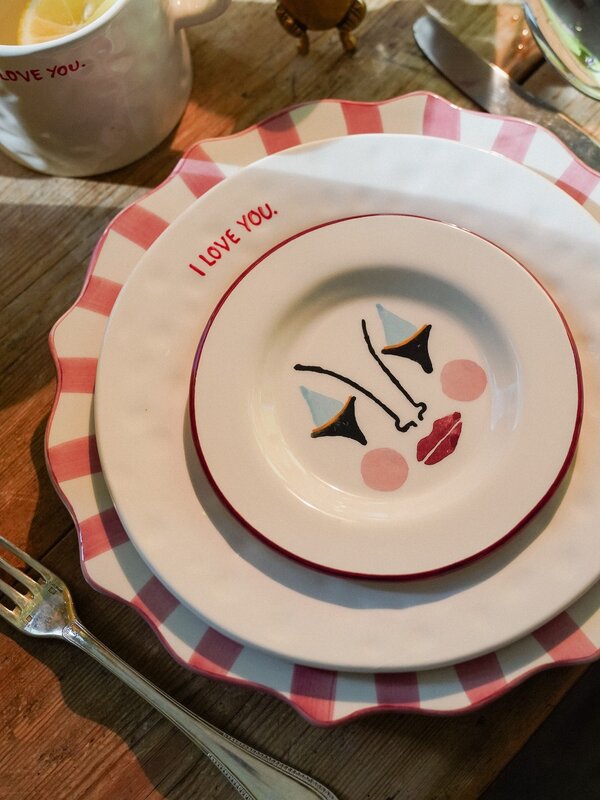Anna + Nina Assiette I love you 2. Surprenez votre moitié avec un petit-déjeuner au lit à savourer. L’assiette I Love You...