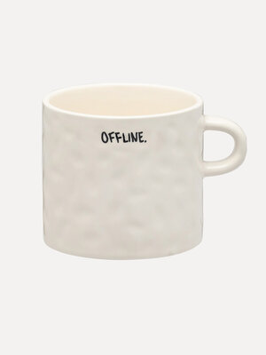 Tasse Offline. La Offline Mug est un objet authentique Anna + Nina, peint à la main, parfait pour un thé lors d’une soiré...