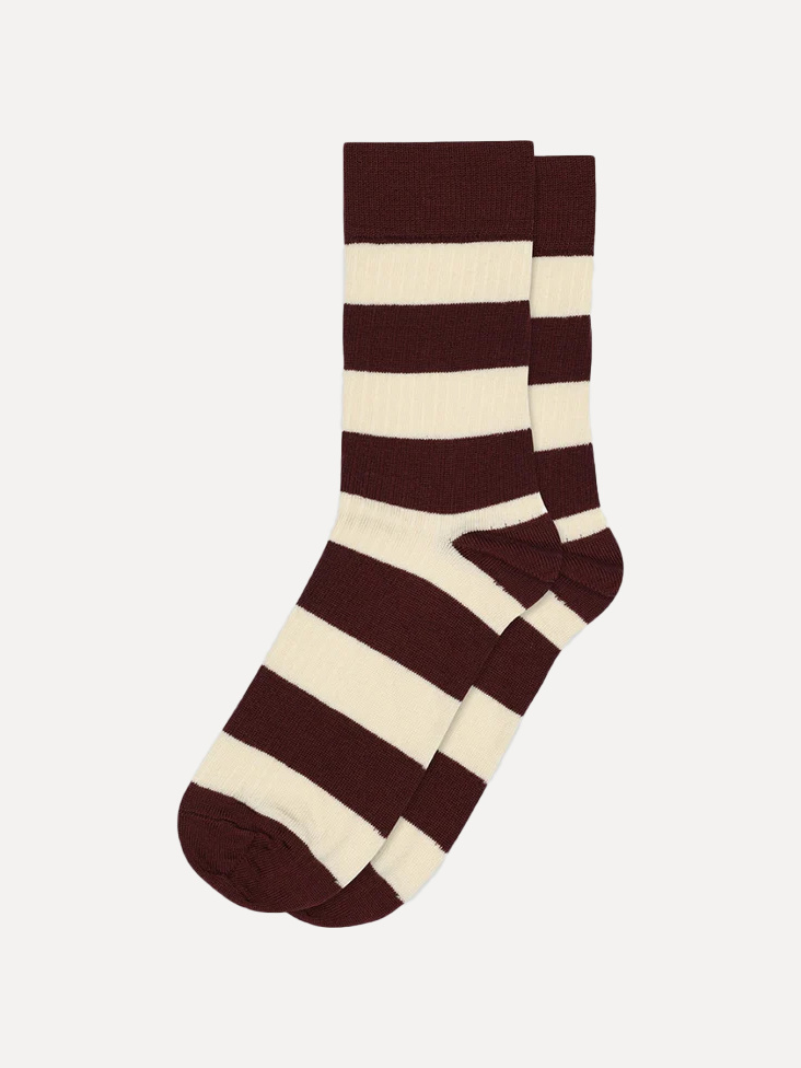 MP Denmark Chaussettes rayées Regina 1. Ces chaussettes bordeaux apportent une touche subtile de style à votre look quoti...