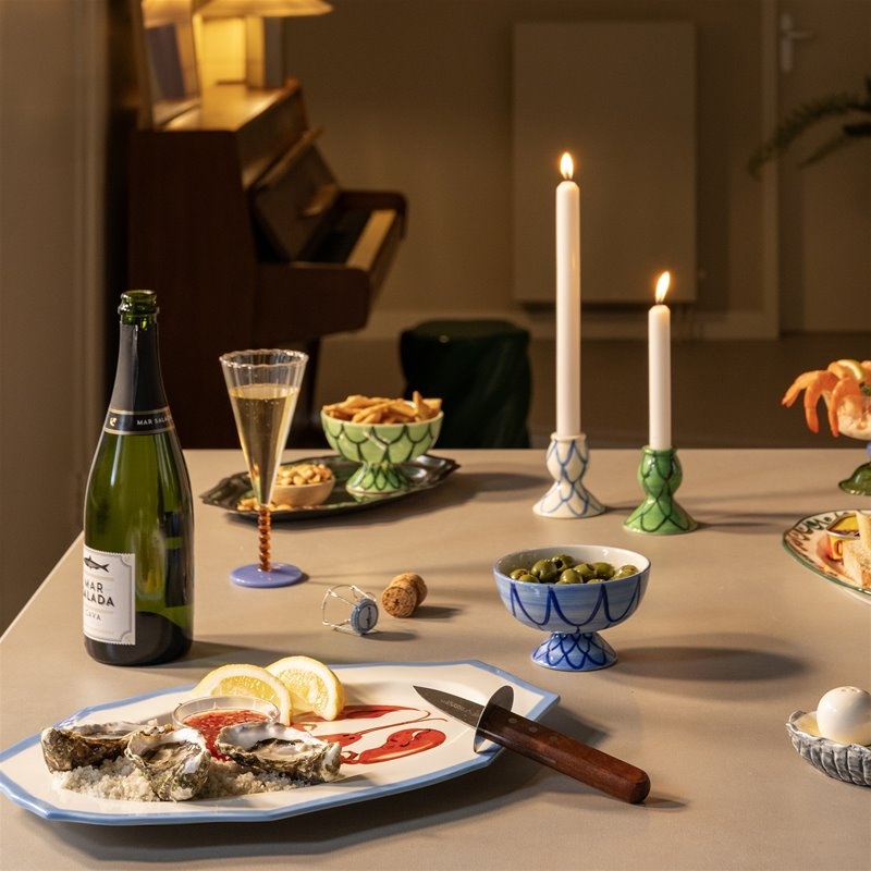 &klevering Platter Sirène Lobster 2. The hand-painted lobster turns this porcelain platter into a true statement piece. S...