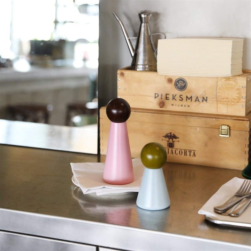 &klevering Salière et poivrière Halma 2. Apportez une touche de nostalgie à votre cuisine avec ce set sel et poivre, insp...