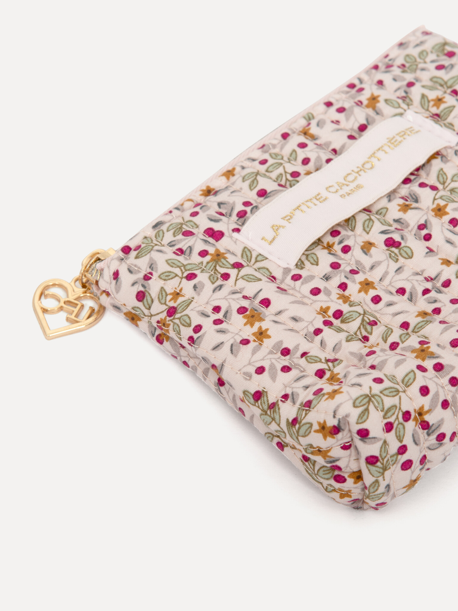 Le Marais Pouch Iza 2. Cute and compact, this mini pouch brings order to your chaotic handbag or tote. Small but roomy en...