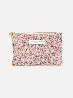 Trousse de toilette Iza. Cette trousse féminine au délicat imprimé floral est idéale pour vos déplacements. Compacte mais...