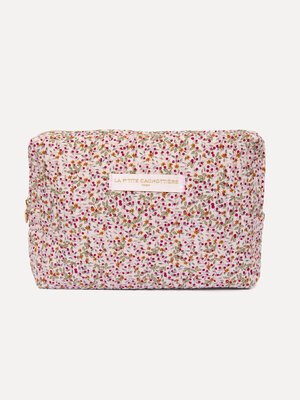 Toilettas Iza. Deze schattige, vrouwelijke toilettas met fijne bloemenprint biedt genoeg ruimte voor al je verzorgingspro...