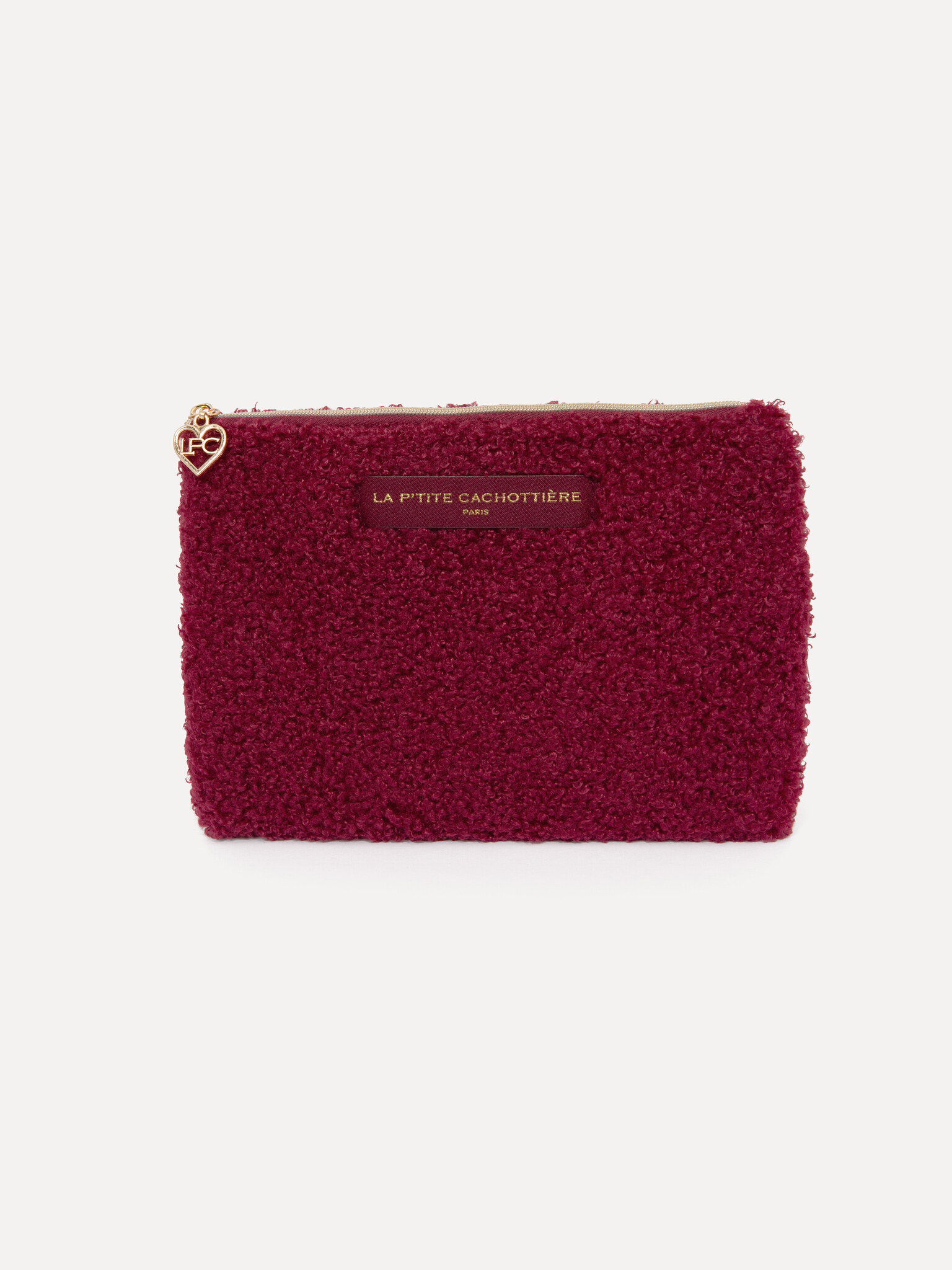 Le Marais Teddy Toiletry bag Iza 1. This medium teddy toiletry bag feels soft and luxurious. Compact yet roomy enough for...