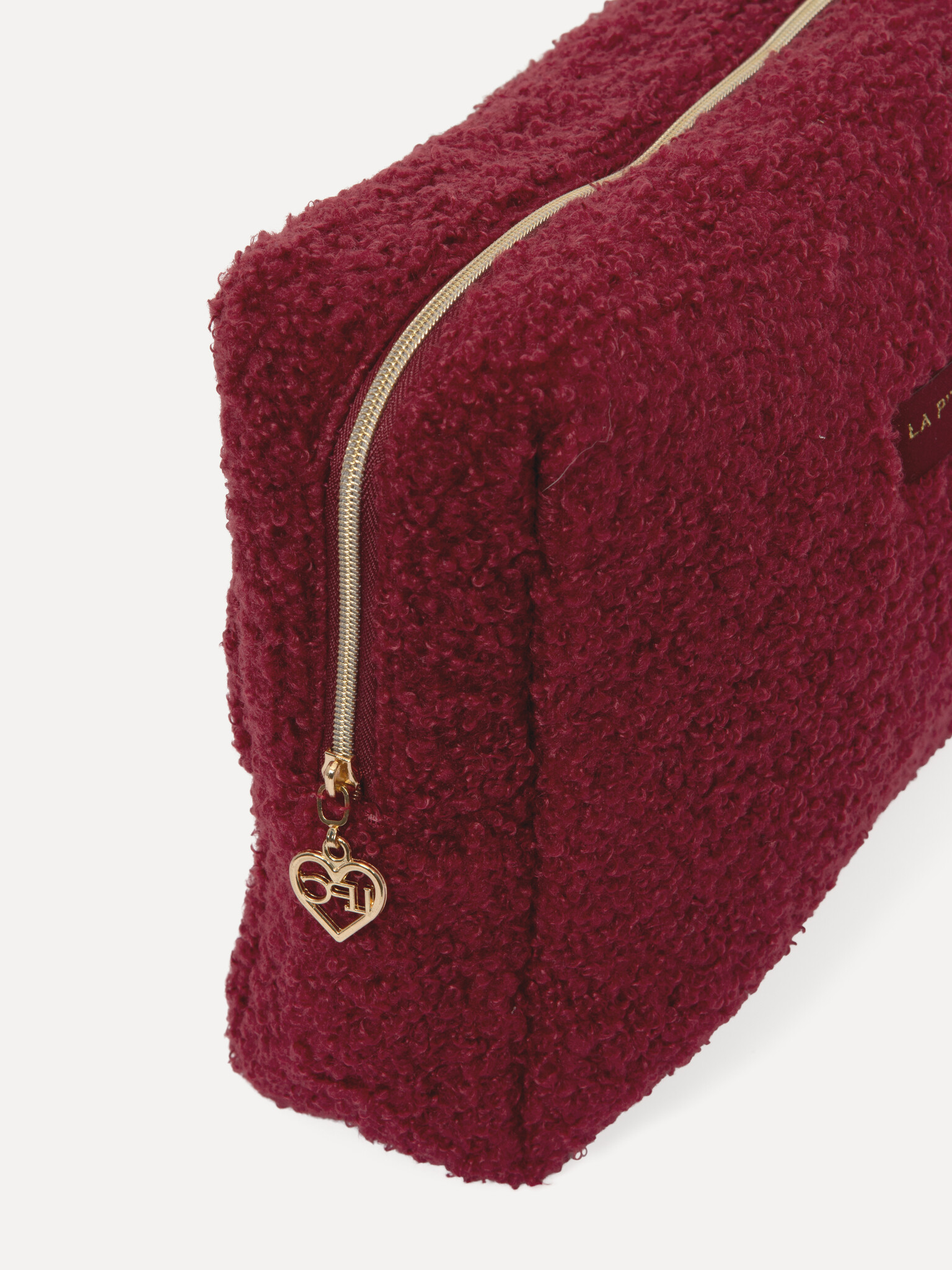 Le Marais Teddy Toiletry bag Iza 2. Soft luxury in XL size. This teddy toiletry bag holds all your beauty essentials with...