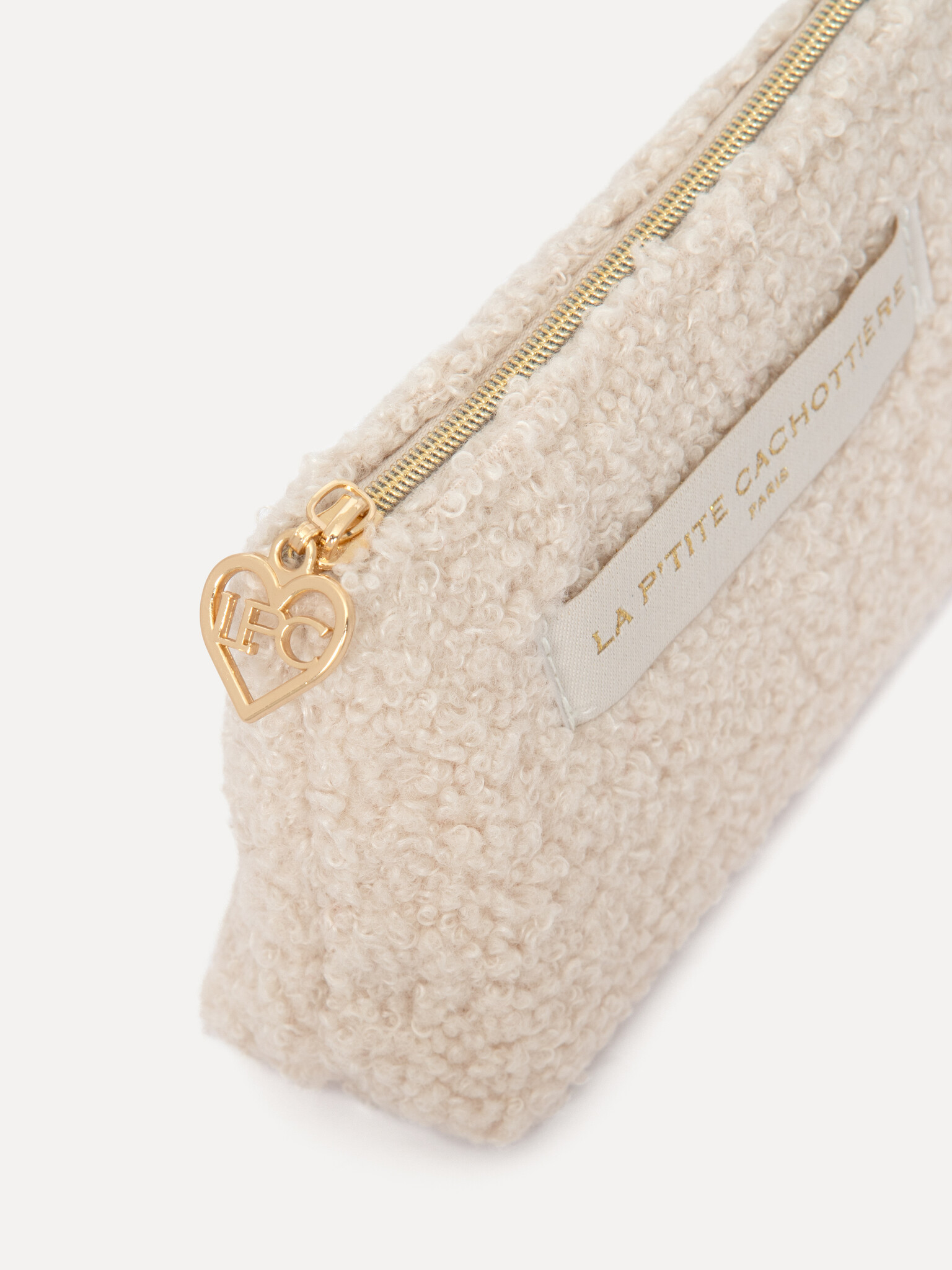 Le Marais Teddy Toiletry bag Iza 2. This medium teddy toiletry bag is soft, cuddly, and stylish. With enough space for al...