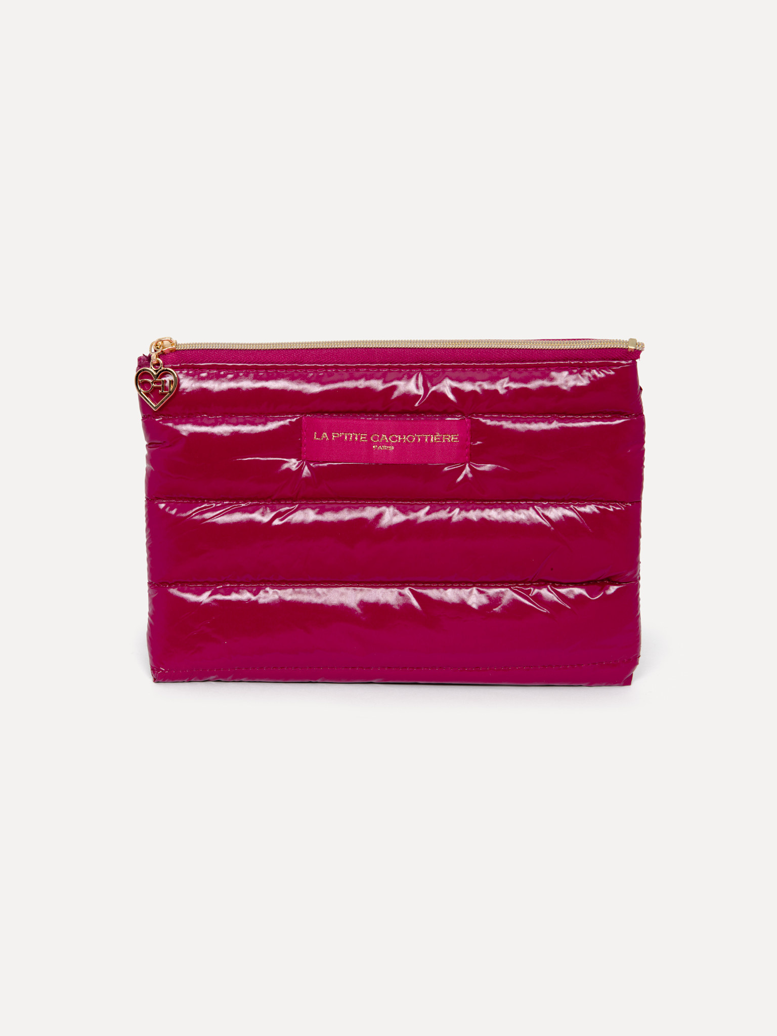 Le Marais Shiny Toiletry bag Iza 1. Shine in style. This medium glossy bordeaux toiletry bag combines elegance with pract...